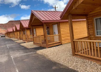 Red Canyon Cabins hotel thumbnail 8