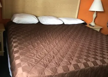 Budget Inn hotel thumbnail 5