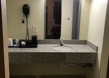 Budget Inn hotel thumbnail 8