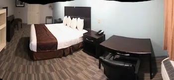 Cypress Inn hotel thumbnail 3