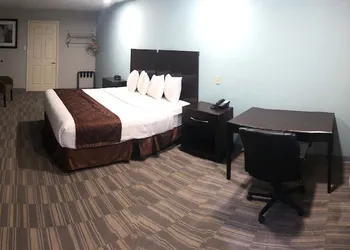 Cypress Inn hotel thumbnail 4