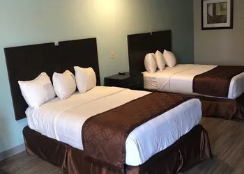 Cypress Inn hotel thumbnail 6