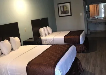 Cypress Inn hotel thumbnail 7