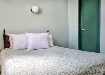 Hotel Emily hotel thumbnail 5