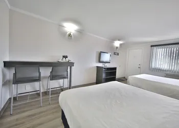 Motel Newstar Laval hotel thumbnail 3