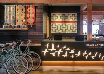 Headlands Coastal Lodge & Spa hotel thumbnail 4