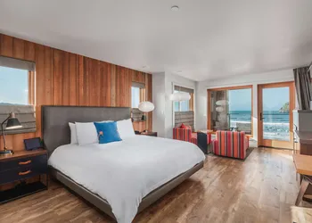 Headlands Coastal Lodge & Spa hotel thumbnail 6