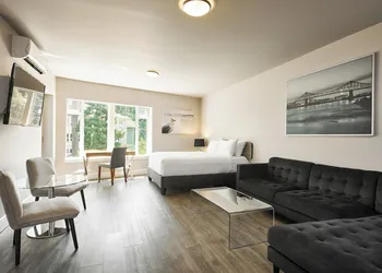 SoLo Suites hotel thumbnail 4