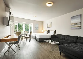 SoLo Suites hotel thumbnail 5