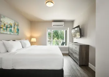 SoLo Suites hotel thumbnail 7