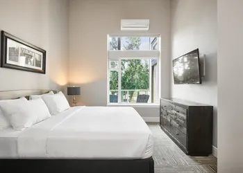 SoLo Suites hotel thumbnail 8