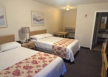 Country Inn Motel hotel thumbnail 3
