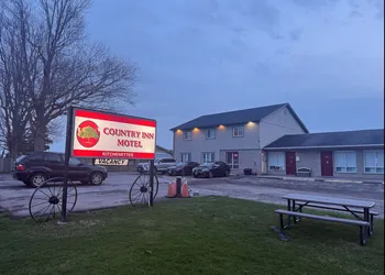 Country Inn Motel hotel thumbnail 6