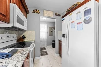Dream Weaver 2 Bedroom Condo by RedAwning hotel thumbnail 6