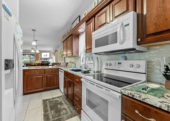 Dream Weaver 2 Bedroom Condo by RedAwning hotel thumbnail 8