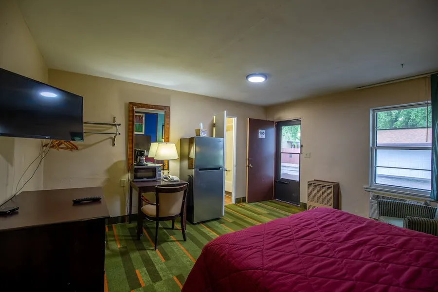 Budget Host Inn hotel detail image 6