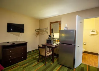 Budget Host Inn hotel thumbnail 7