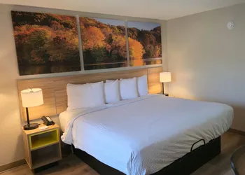 Days Inn by Wyndham Scottsboro AL hotel thumbnail 4