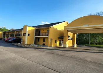 Days Inn by Wyndham Scottsboro AL hotel thumbnail 7
