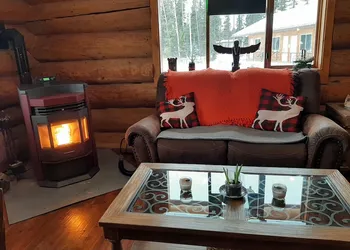 Arctic Divide Lodge hotel thumbnail 6