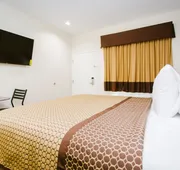 Scottish Inn & Suites hotel detail image 7
