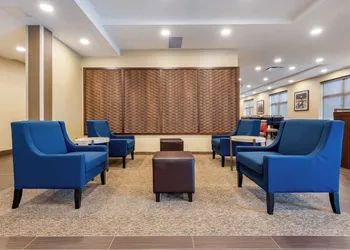 Comfort Inn & Suites hotel thumbnail 3