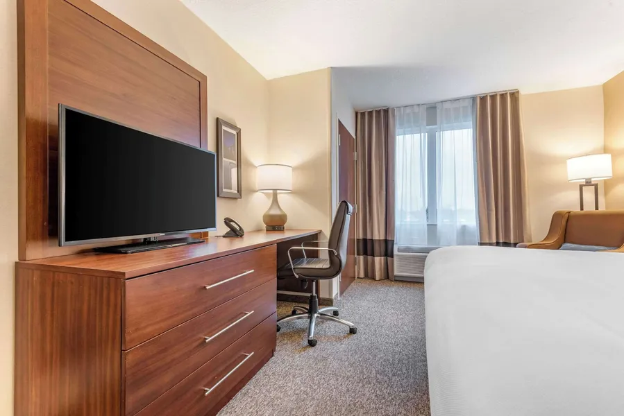 Comfort Inn & Suites hotel detail image 6
