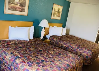 Herington Inn & Suites hotel thumbnail 3