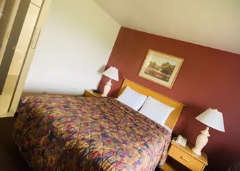 Herington Inn & Suites hotel thumbnail 8