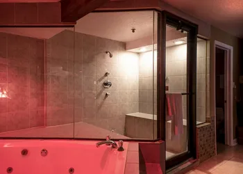Essence Suites hotel thumbnail 5