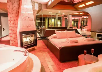Essence Suites hotel thumbnail 6