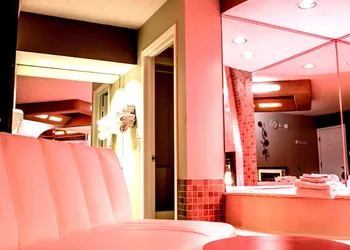 Essence Suites hotel thumbnail 8