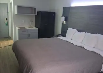 Quality Inn hotel thumbnail 5