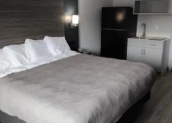 Quality Inn hotel thumbnail 8