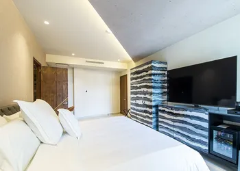L´Hotel Perla Boutique hotel thumbnail 6