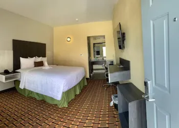HomeStay Inn & Suites Edinburg hotel thumbnail 7