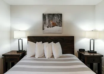 Yellowstone Riverside Cottages hotel thumbnail 7