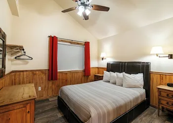 Yellowstone Riverside Cottages hotel thumbnail 6