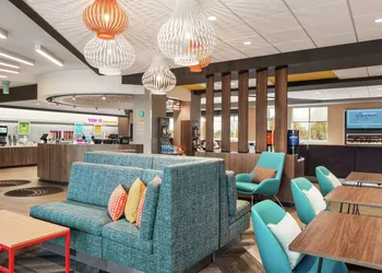 Tru By Hilton Milwaukee Brookfield hotel thumbnail 2