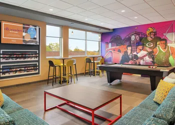 Tru By Hilton Milwaukee Brookfield hotel thumbnail 5
