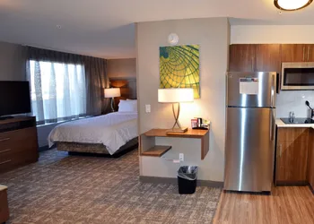 Staybridge Suites Red Deer North by IHG hotel thumbnail 8