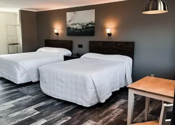 Newport Motel hotel thumbnail 4