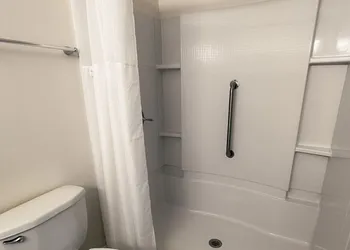 Newport Motel hotel thumbnail 8