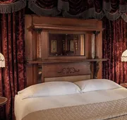 Twin Pine Manor Bed & Breakfast hotel detail image 5