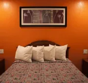 Premier Inn & Suites hotel detail image 7