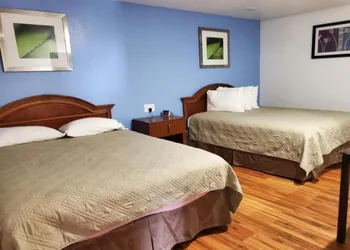 Premier Inn & Suites hotel thumbnail 8