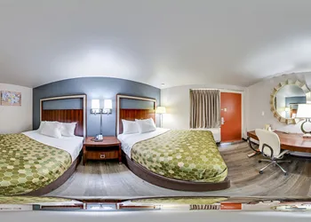 Econo Lodge Neenah hotel thumbnail 6