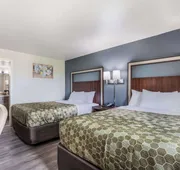 Econo Lodge Neenah hotel detail image 7