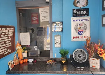 Plaza Motel hotel thumbnail 2