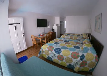 Sea Chest Motel hotel thumbnail 4